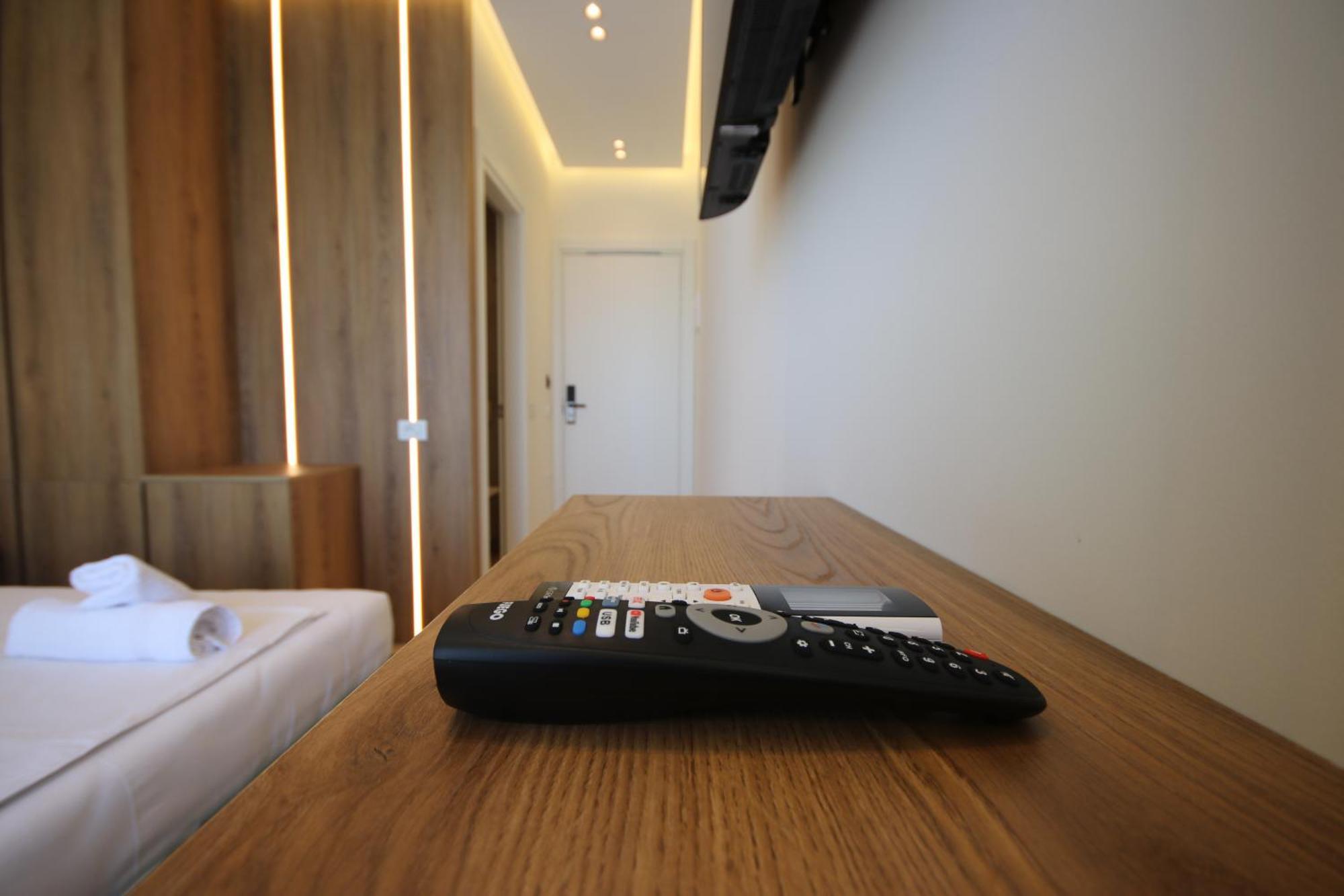 Emily'S Hotel Himarë Extérieur photo